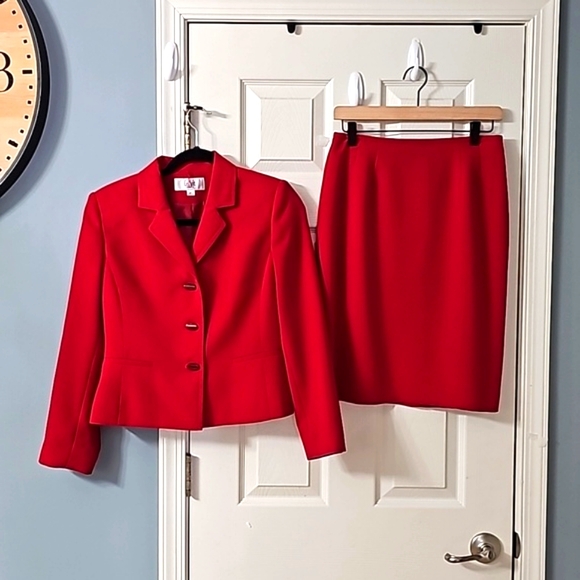 2PC LeSuit Suit Set Blazer Skirt Elegant Wear Office Wear Career Wedding - Picture 2 of 16